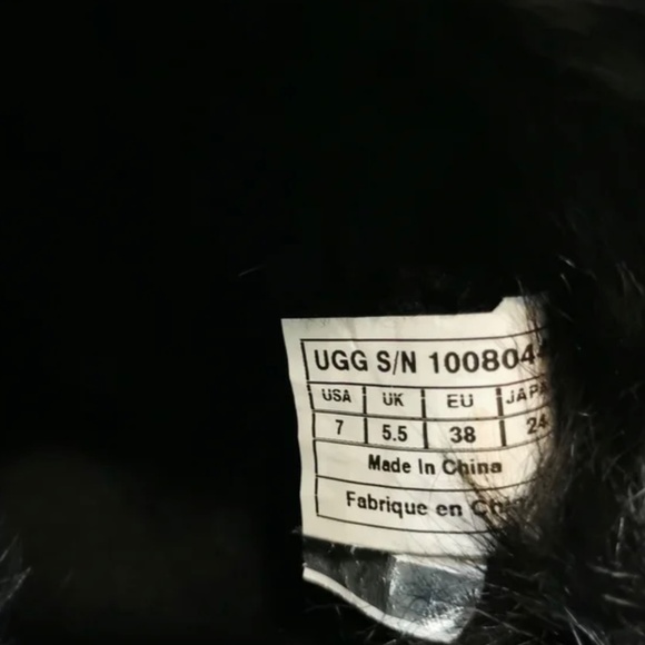 UGG Boots - Picture 4 of 5